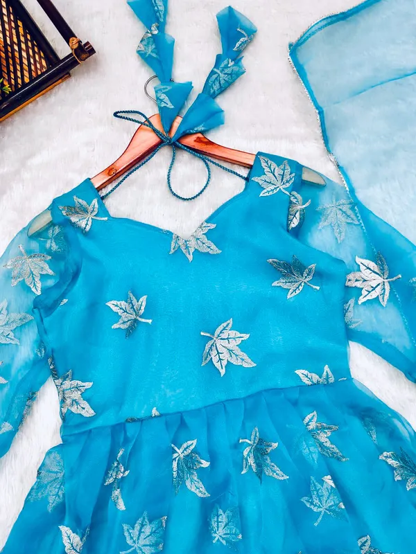 This_Beautiful_Golden_Leaf_Embroidery_Gown