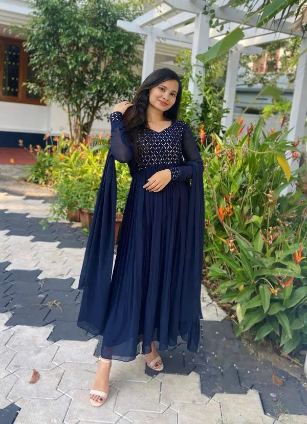 Wear_This_Georgotte_Gown_And_Duppata