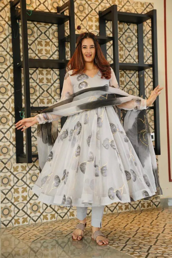 Classic_Black_floral_Organza_Gown
