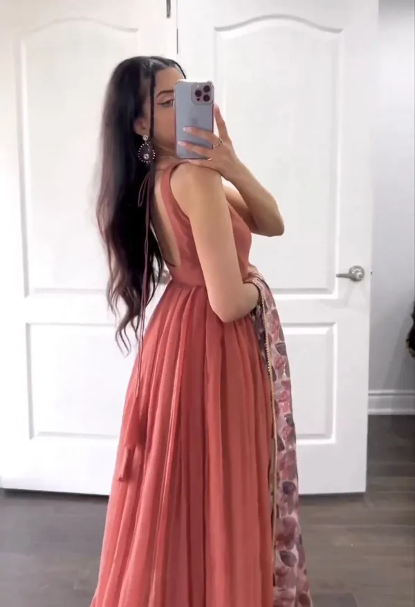 Georgette_Anarkali_Gown_With_kalamkari_Dupptta