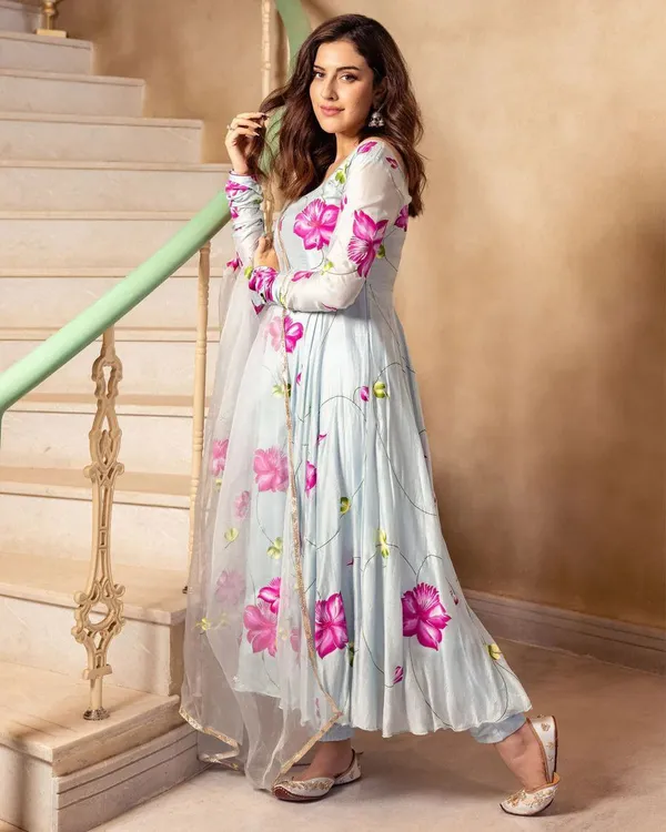 Organza_Gown_With_Monochrome_Dupatta