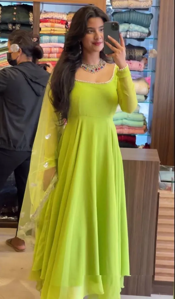 Organza_Women_Kurta_And_Dupatta_set_(Parrot_Green)
