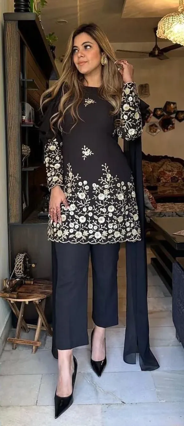 Black_Top_with_Embroidered_Silk_Pant
