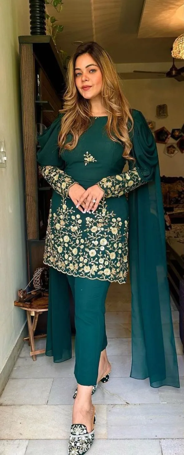 Green_Top_with_Embroidered_Silk_Pant