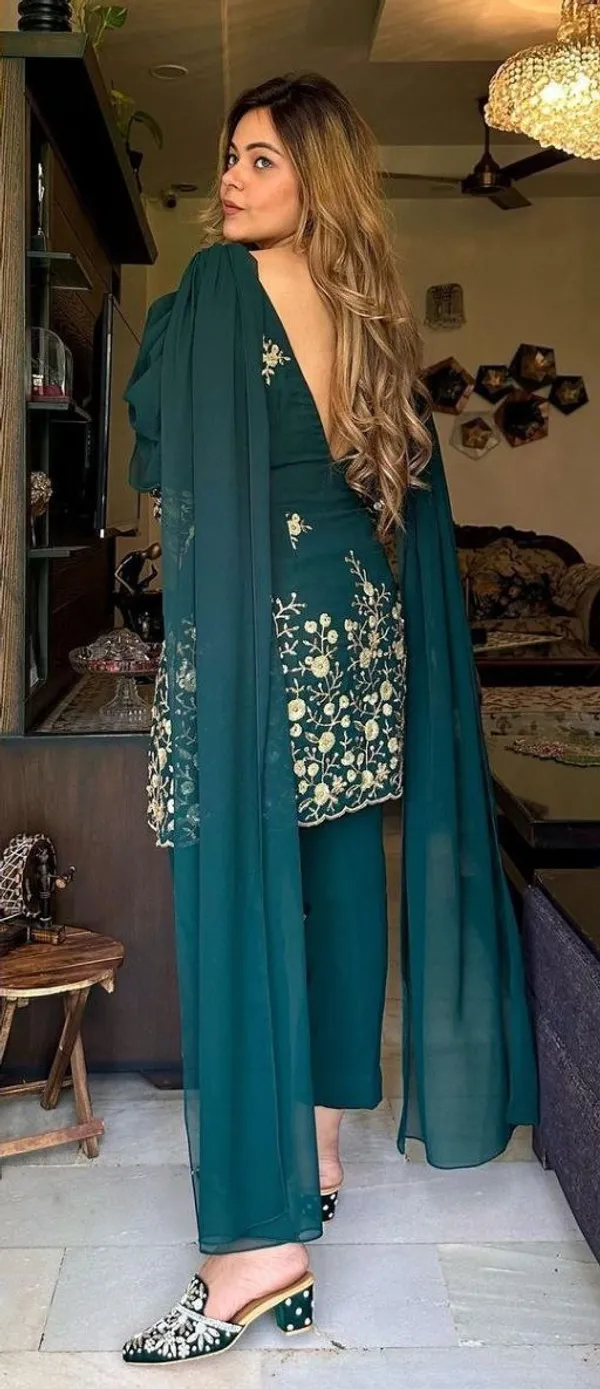 Green_Top_with_Embroidered_Silk_Pant
