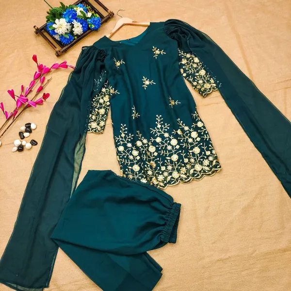 Green_Top_with_Embroidered_Silk_Pant