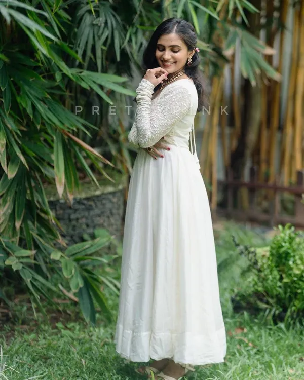 Georgette_Stitched_Anarkali_Gown__(White)