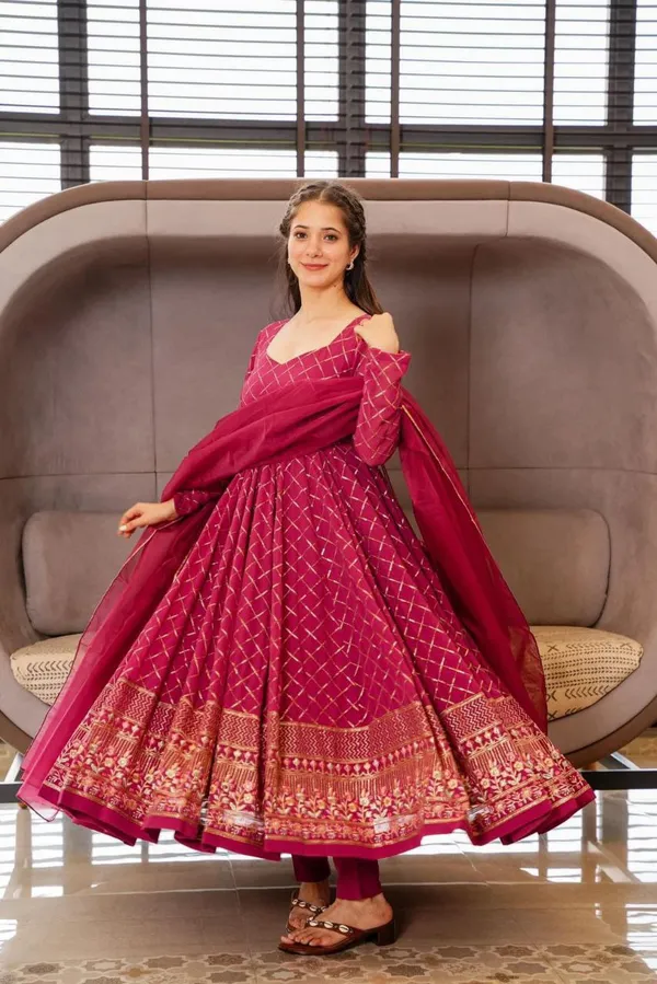 Women_Embroidered_Georgette_Ethnic_Dress__(Red)