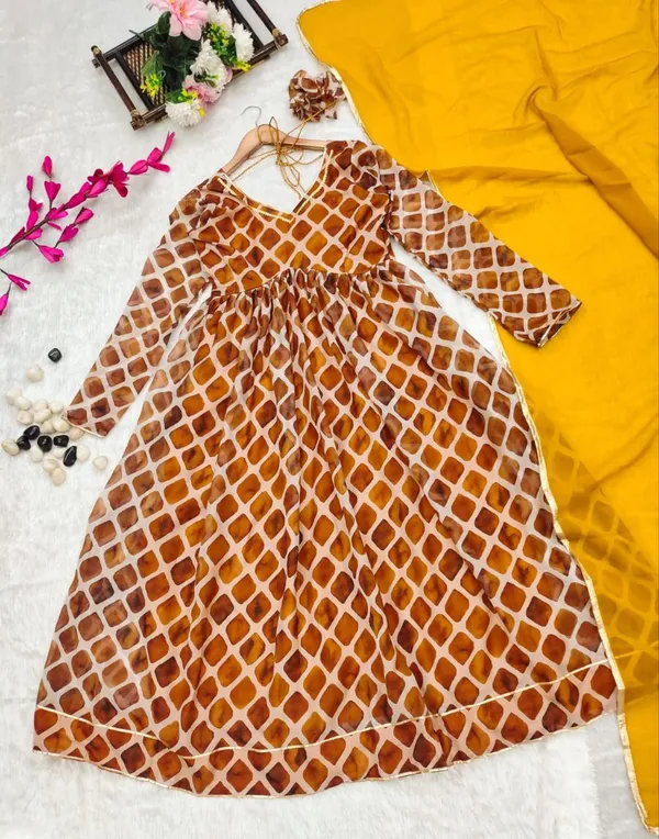 LUNA_ECLIPSE_ORGANZA_SUIT_SET