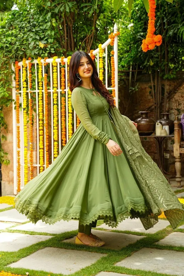 Gown,_Plain_Gown,_Mehndi_Green_Gown,_Indian_Dress,_Designer