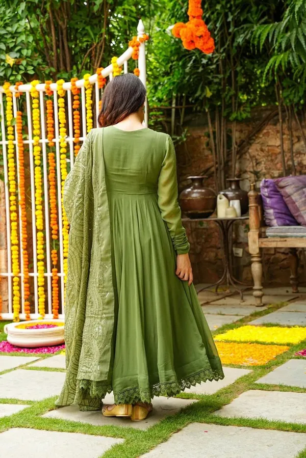 Gown,_Plain_Gown,_Mehndi_Green_Gown,_Indian_Dress,_Designer