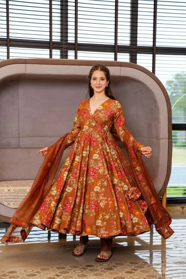 SANTORI_FLORAL_PRINT_SUIT_SET