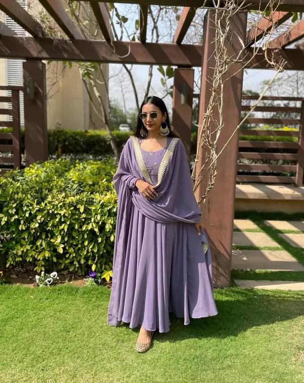 Women_Viscose_Rayon_Kurta_And_Sharara_Set