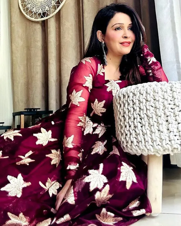 Embroidery_Floral_Printed_Women_Kurta_And_Dupatta_Set