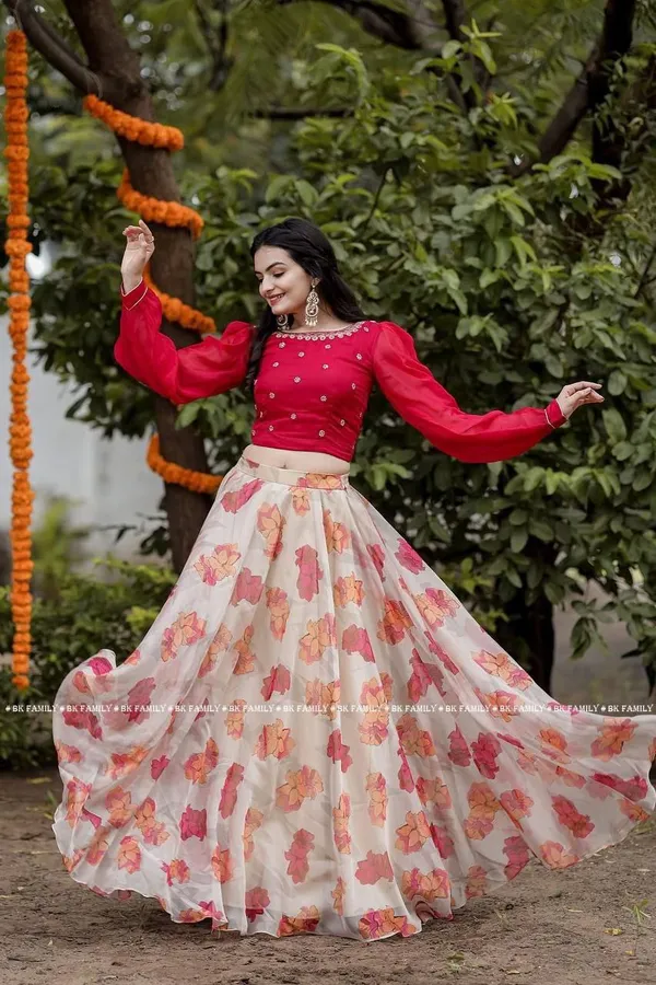 Ladies_Party_Fancy_Latest_Launched_Gown_Lehnga_Amazing_Clothing.