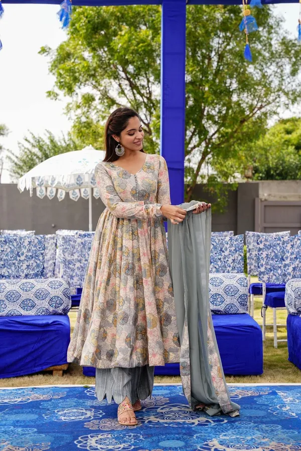 White_Gown_With_Dupatta