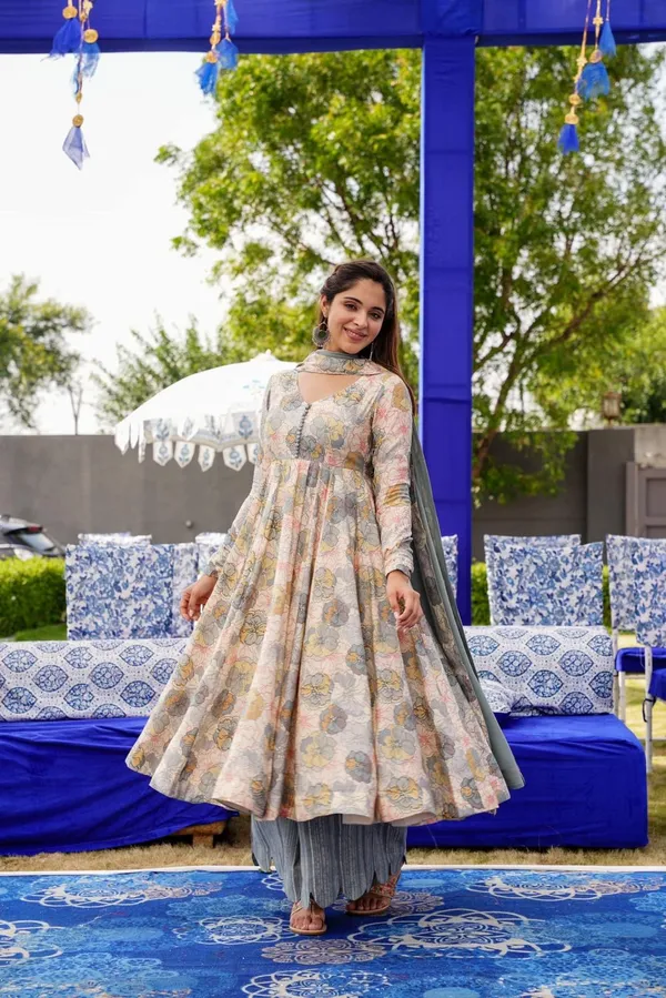 White_Gown_With_Dupatta