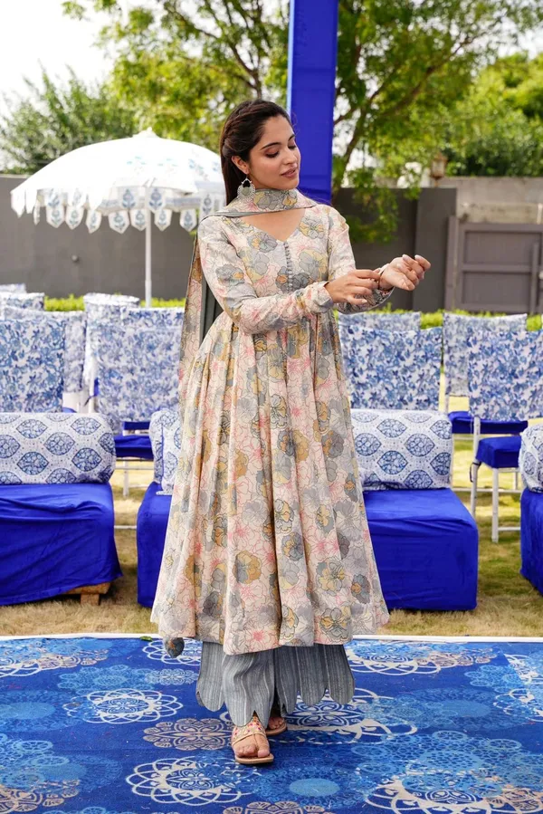White_Gown_With_Dupatta