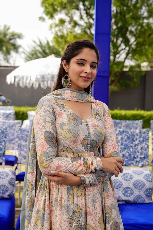 White_Gown_With_Dupatta