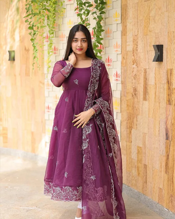 Wine_Ruby_Gown_With_Dupatta