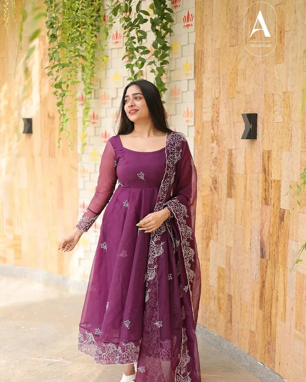 Wine_Ruby_Gown_With_Dupatta