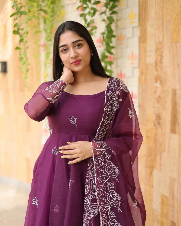 Wine_Ruby_Gown_With_Dupatta
