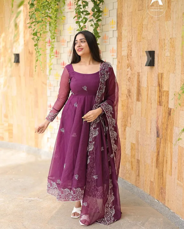 Wine_Ruby_Gown_With_Dupatta
