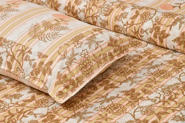 320_TC_King_Size_Premium_100%_Cotton_Flat_Bedsheet_With_Two_Pillow_Covers_(108x108_Inches)