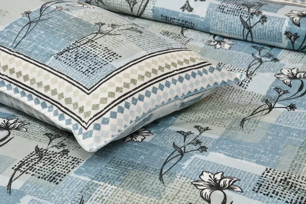 320_TC_Traditional_Floral_Pure_100%_Cotton_King_Size_Flat_BedSheet(_108x108_Inch_/_275x275_Cms)