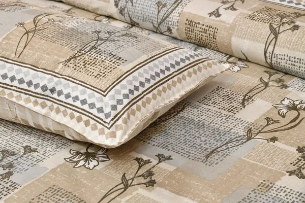 320_TC_Traditional_Floral_Pure_100%_Cotton_King_Size_Flat_BedSheet_(108x108_Inches)