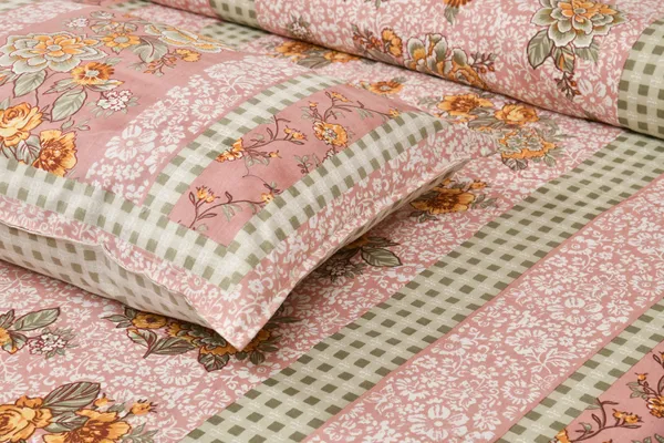 320_TC_King_Size_Premium_100%_Cotton__Fitted_and_Flat_Bedsheet_With_Two_Pillow_Covers_(80x76_Inches)
