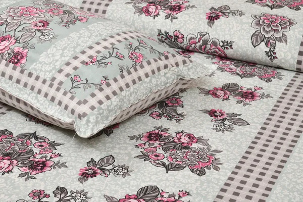 320_TC_King_Size_Premium_100%_Cotton__Fitted_and_Flat_Bedsheet_With_Two_Pillow_Covers_(80x76_Inches)