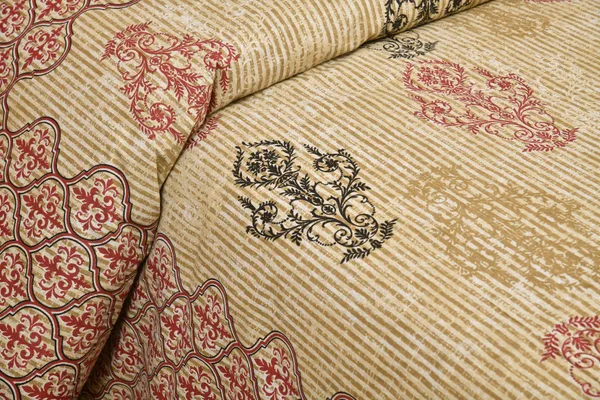 320_TC_Traditional_Floral_Pure_100%_Cotton_King_Size_Flat_BedSheet_(108x108_Inches)