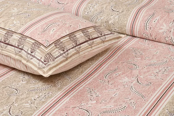 320_TC_Traditional_Floral_Pure_100%_Cotton_King_Size__Fitted_and_Flat_BedSheet(80x76_Inches)