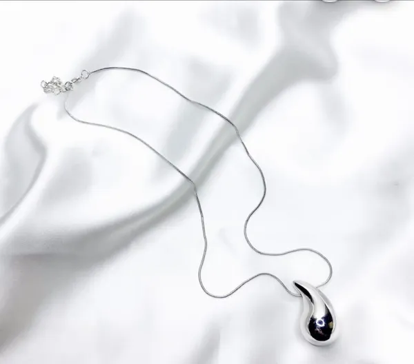 silver__tear_Drop_water_drop_Pendant_locket_necklace_chain_for_women_and_girls