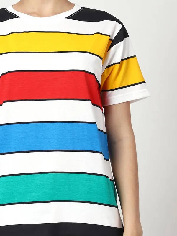 Lauren_Adams_Round_Neck_Multicolor_All_over_Printed_T-shirt_for_Women