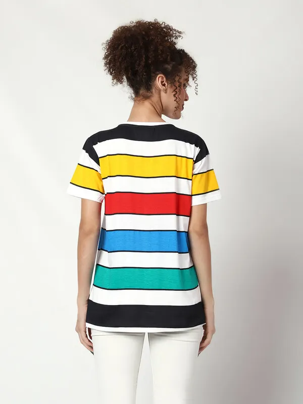 Lauren_Adams_Round_Neck_Multicolor_All_over_Printed_T-shirt_for_Women