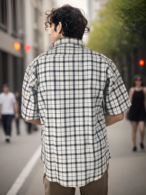 Lauren_Adams_Oversized_Shirt_for_Men_in_Checkered_Jute
