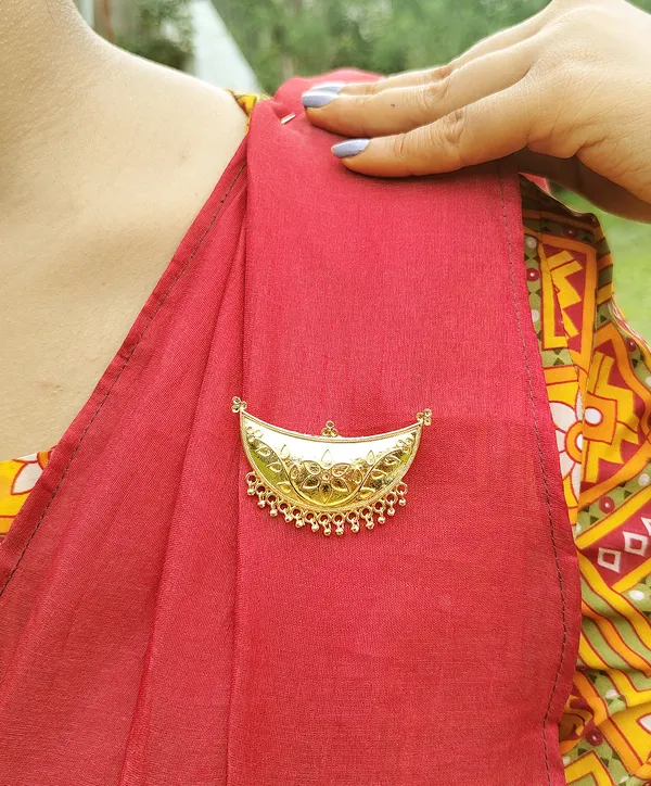 Assamese_Traditional_Junbiri_Brooch_Pin/_Saree_Pin
