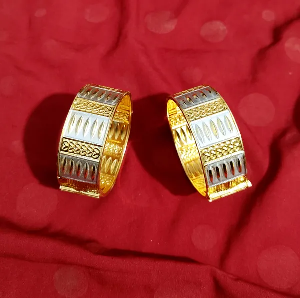 Assamese_Traditional_gold_plated_silver_colour__Muthi_Kharu/Bangle_set_for_women_&_girls