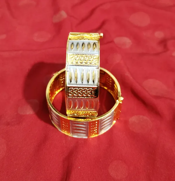 Assamese_Traditional_gold_plated_silver_colour__Muthi_Kharu/Bangle_set_for_women_&_girls