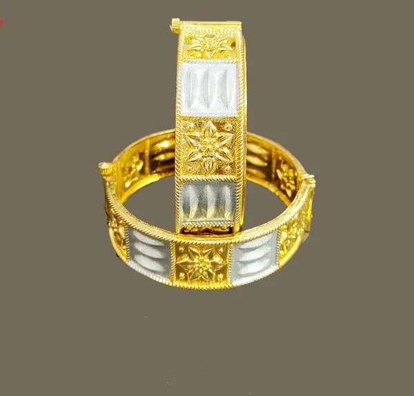 Bggold_Assamese_Traditional_Copper_Based_Muthi_Kharu/_Bangle_Set