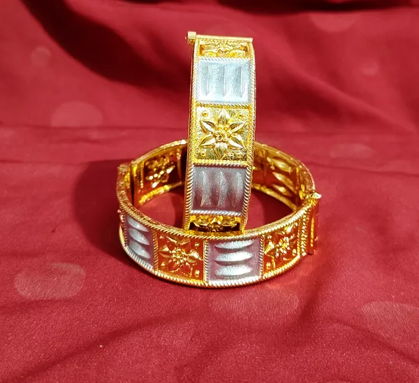 Bggold_Assamese_Traditional_Copper_Based_Muthi_Kharu/_Bangle_Set