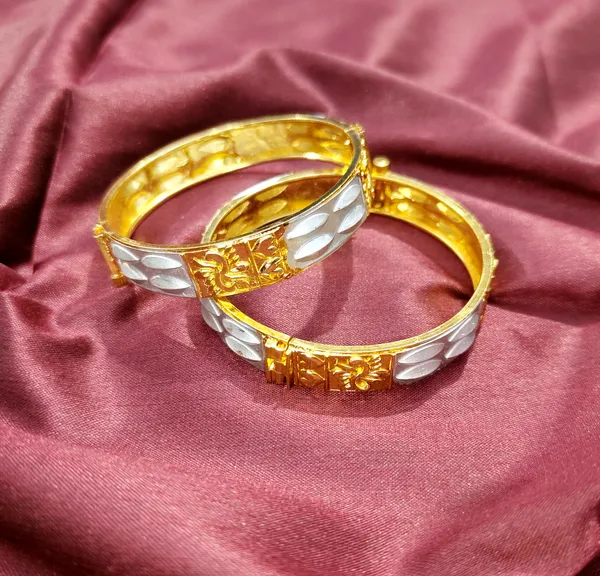 Assamese__traditional_bangle_muthi_kharu_set_(_pack_of_2)