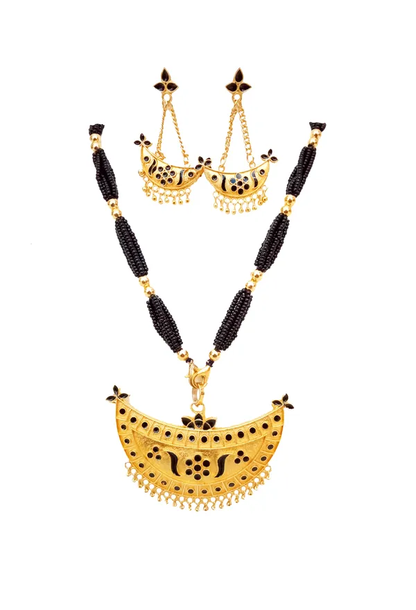 Assamese_Traditional_Gold_Plated_Black_Colour_Joonbiri_Tassel_Set_For_Women