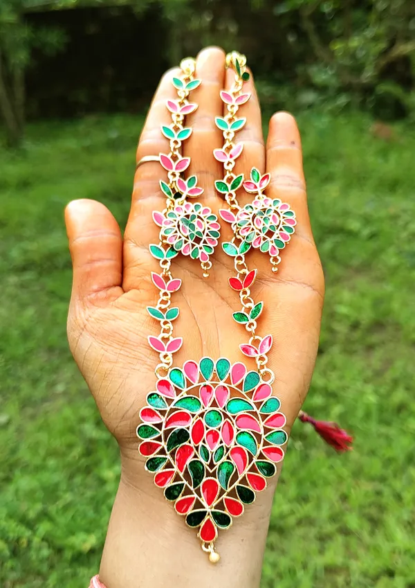 Assamese_Traditional_Gold_Plated_Red_Green_Dugdugi_Chain_Jewellery_Set_For_Women_&_Girls