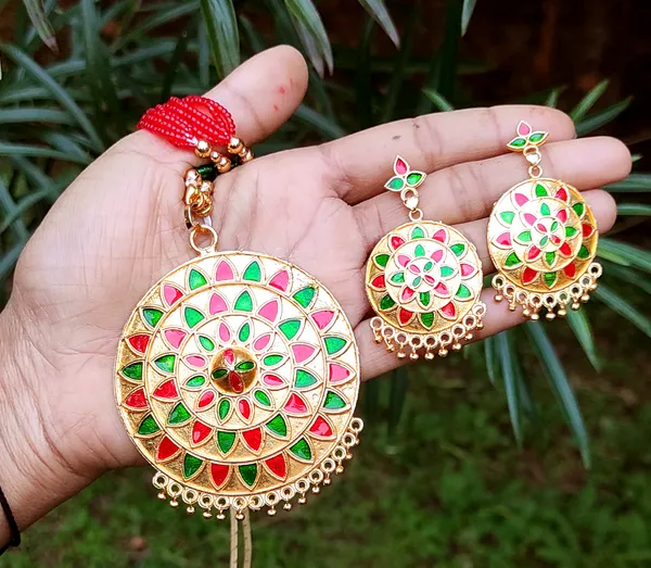 Assamese_Traditional_Gold_Plated_Red_Green_Meenakari_Japi_Tassel_Jewellery_Set_For_Women