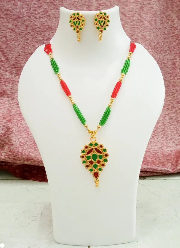 Assamese_Traditional_Red_Green_Meenakari_Dugdugi_Tassel_Jewellery_Set_For_Women