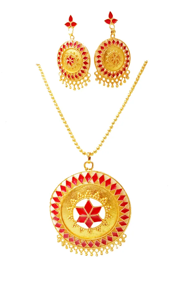 Assamese_Traditional_Gold_Plated_Red_Meenakari_Japi_Chain_Jewellery_Set_For_Women