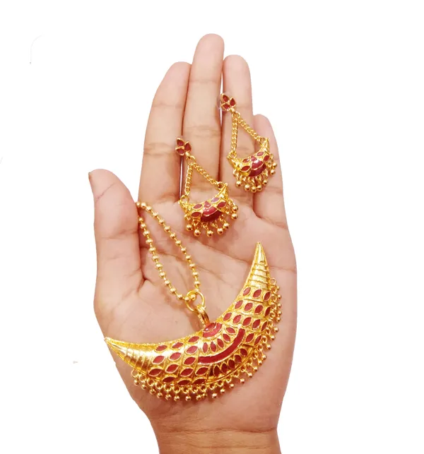 Assamese__traditional_red_meenakari_junbiri_chain_jewellery__set